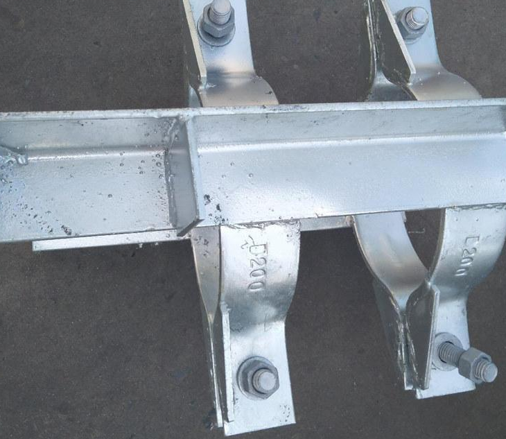 Electric pole cross arm angle steel cross arm power iron accessories, power engineering bolts, hot-dip galvanized